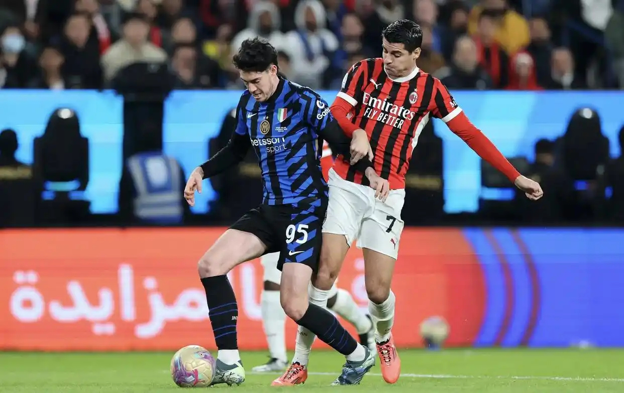 今晨突围战来临，国际米兰围绕足总杯强势反弹，赛场秩序良好，临场指挥获称赞的简单介绍