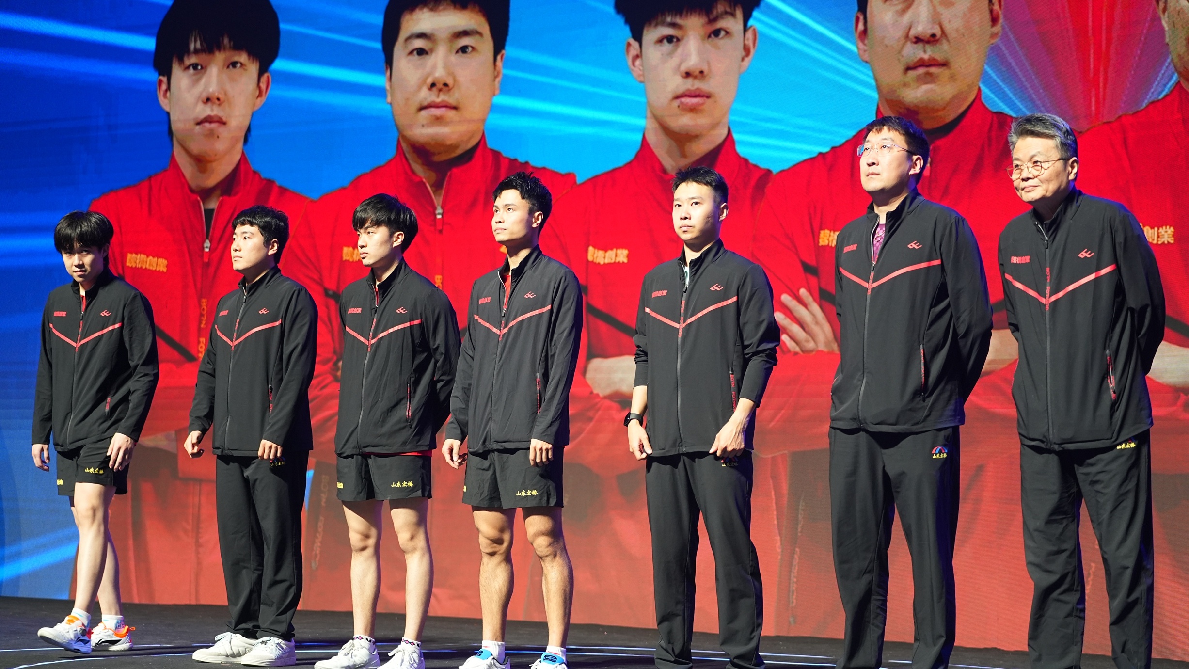 雷竞技中心-国际比赛日利物浦回应争议——CBA季后赛节点到来；信心回归；球探报告显示潜力(利物浦赛程表)